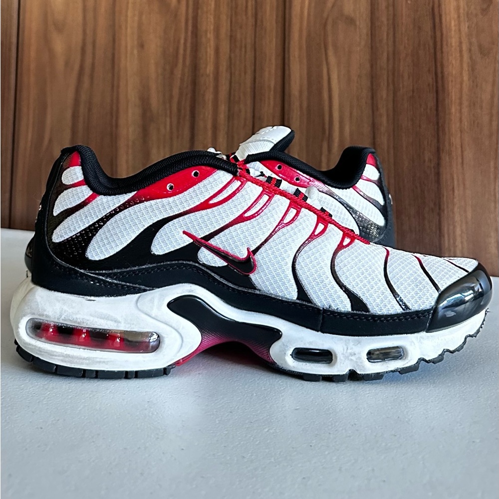 Nike Air Max Plus Pure Platinum Black University Red Size 7 - Picture 6 of 15